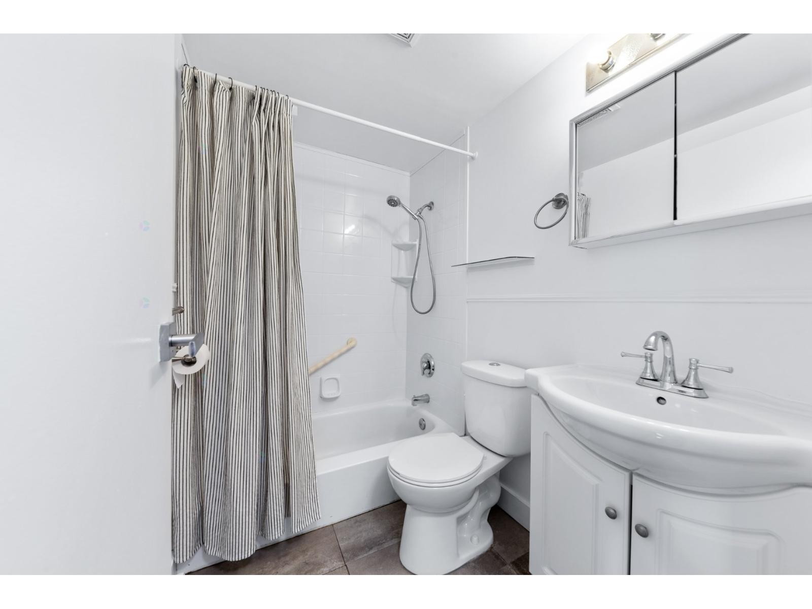 4837-4841 Av. Des Érables Property Photo 32