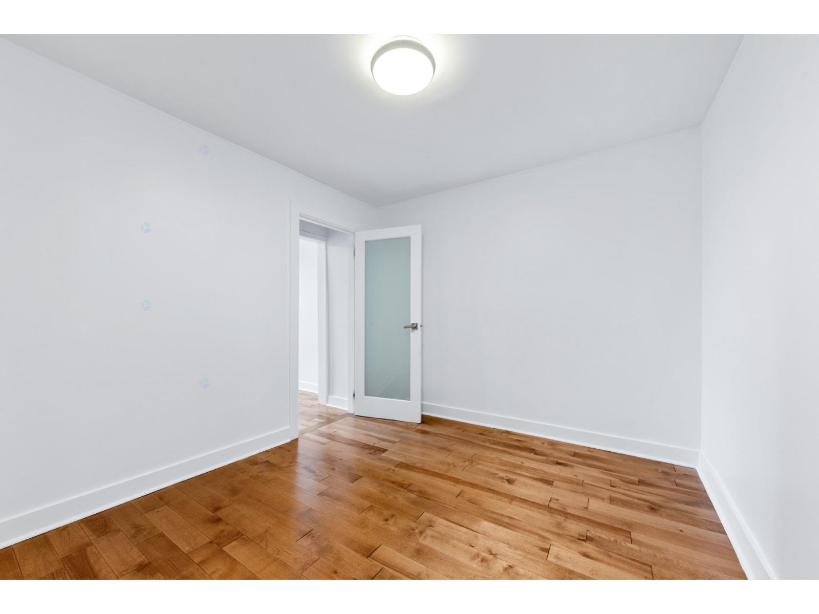 4837-4841 Av. Des Érables Property Photo 33