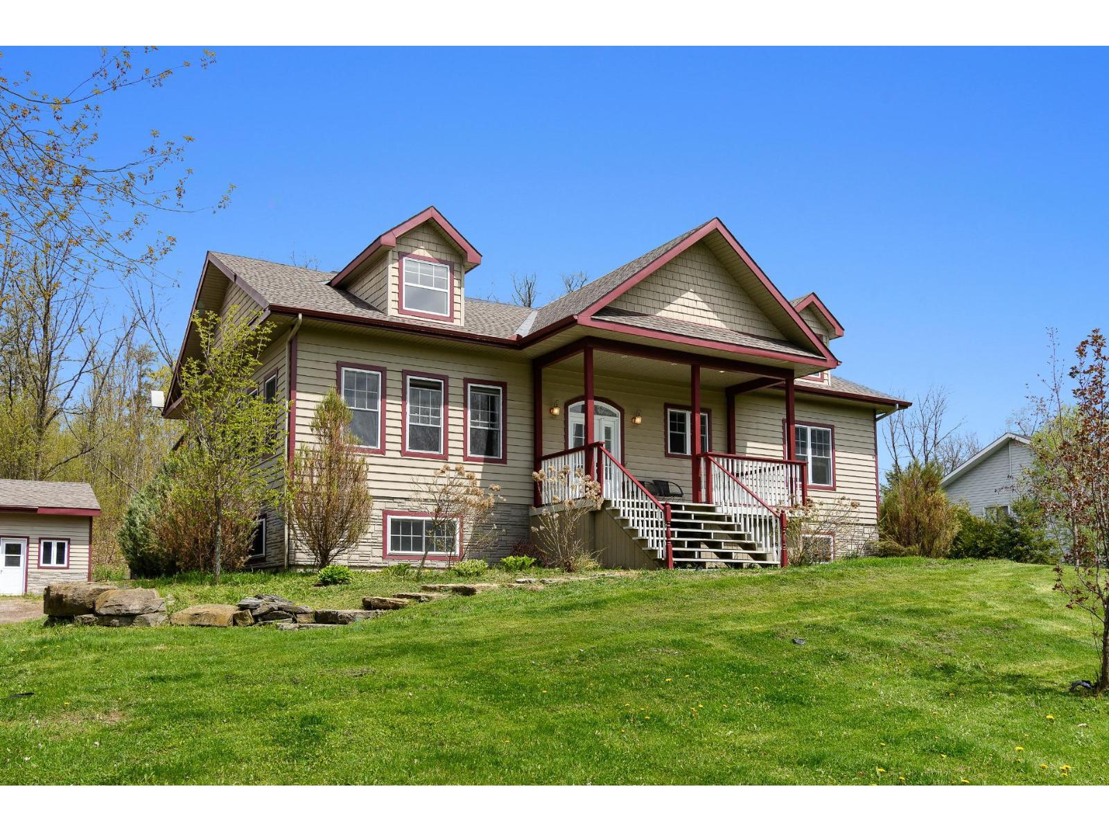 1764 Ch. Du Rubis Property Photo 1