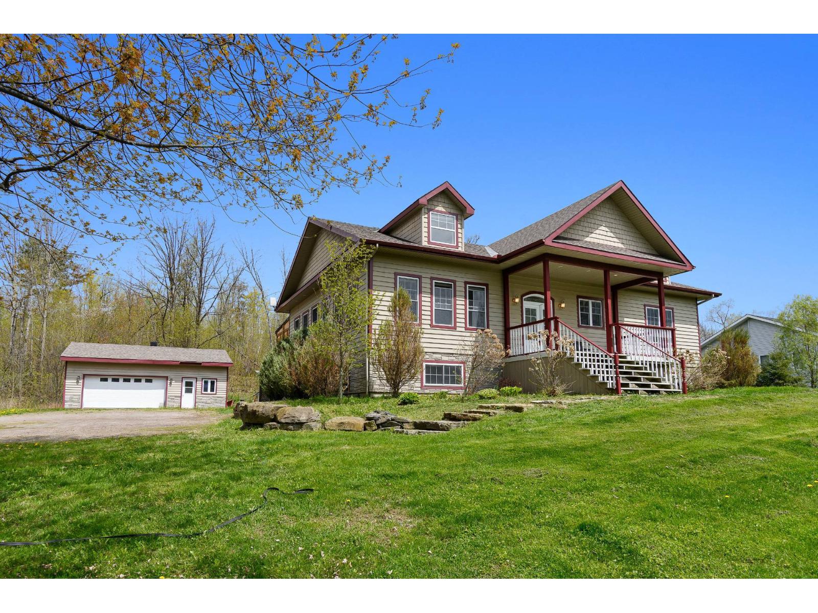 1764 Ch. Du Rubis Property Photo 2