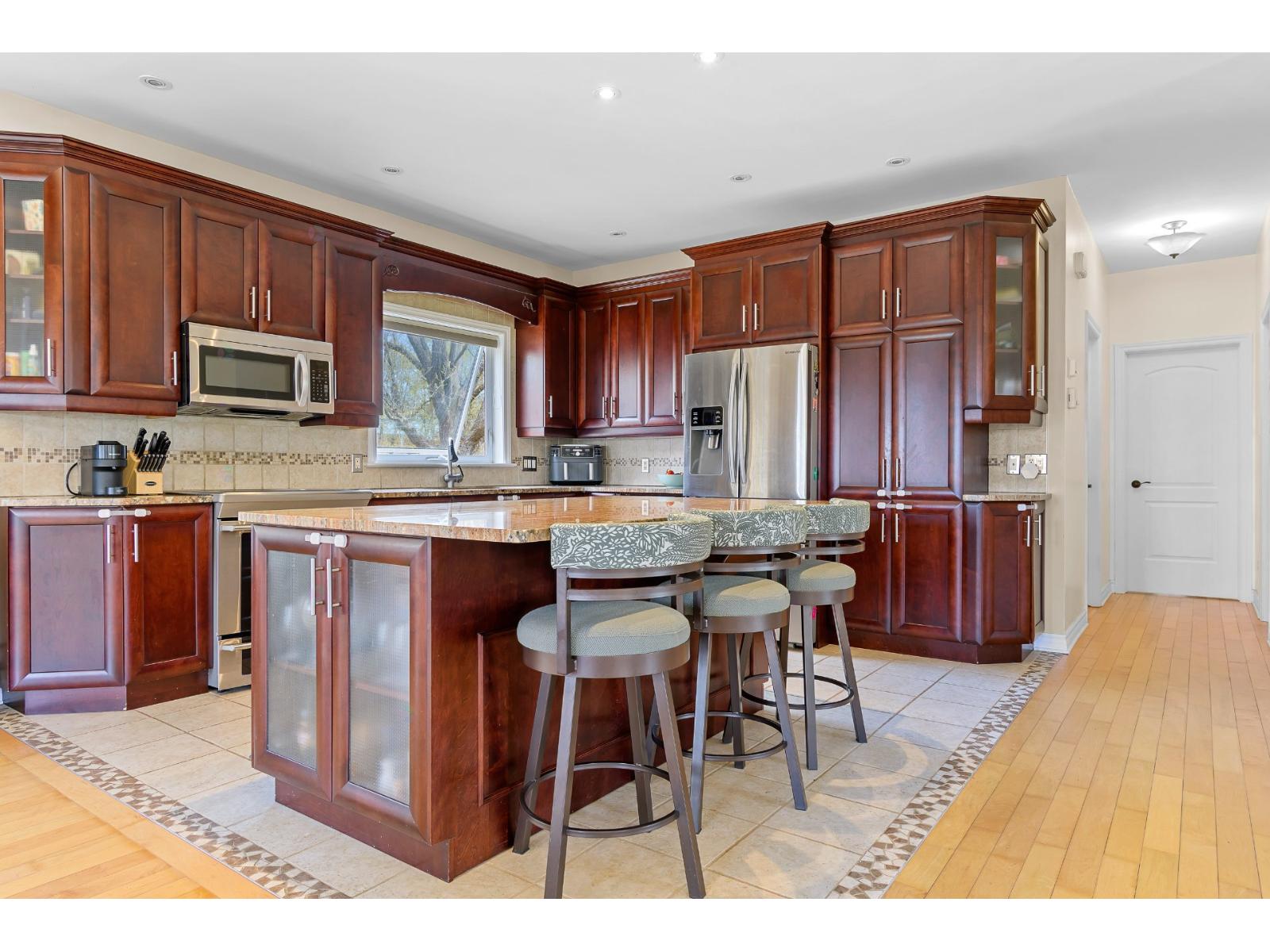 1764 Ch. Du Rubis Property Photo 3