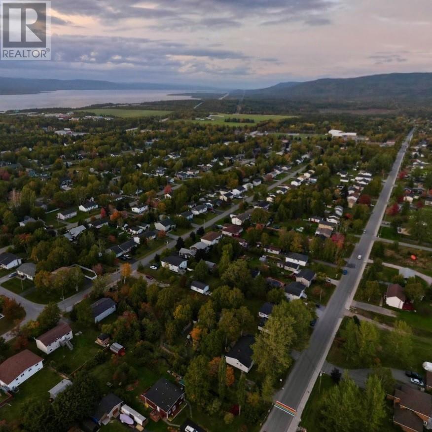 10 Pike Street Property Photo 4