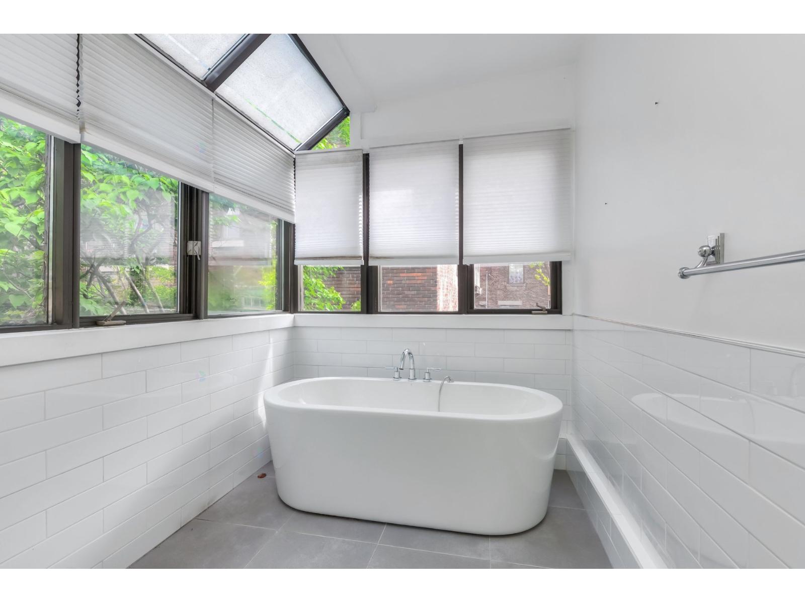 141 Av. Clandeboye Property Photo 23
