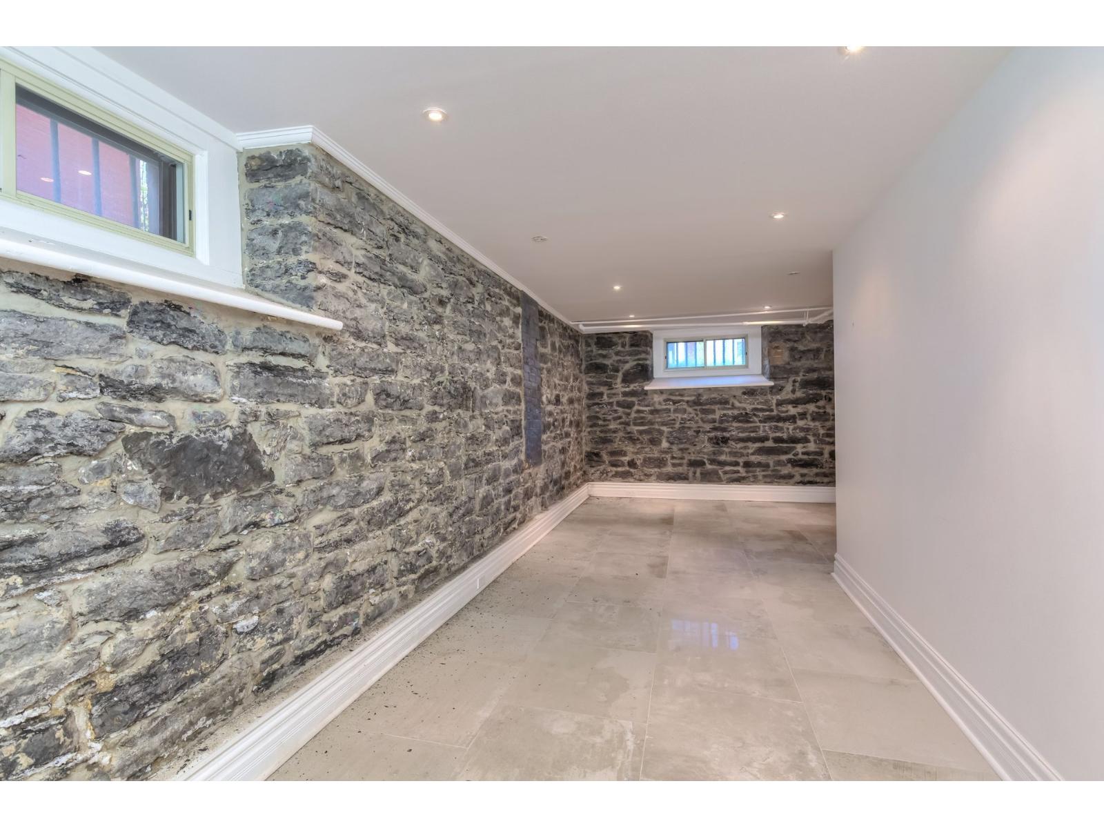 141 Av. Clandeboye Property Photo 26