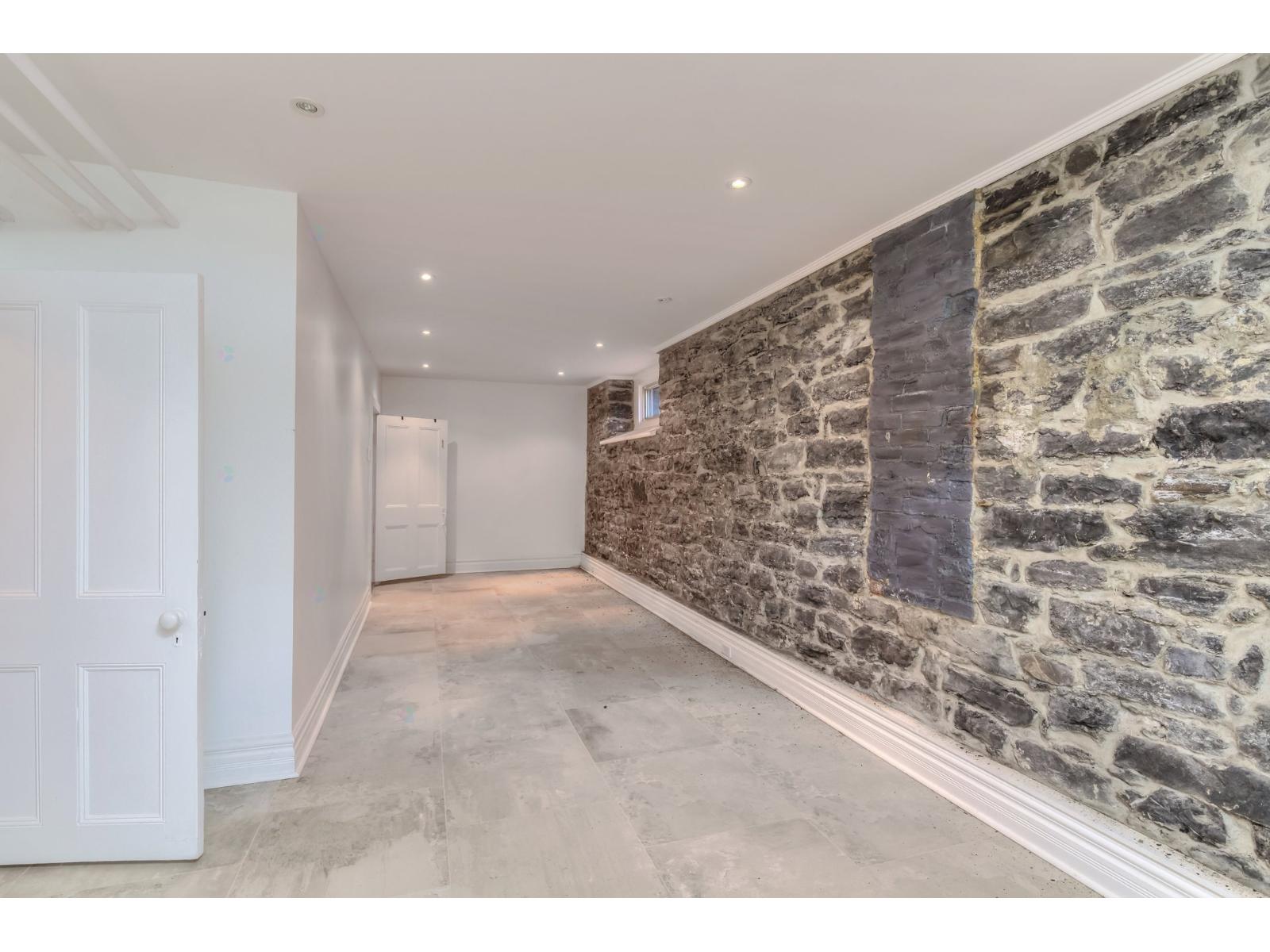 141 Av. Clandeboye Property Photo 27