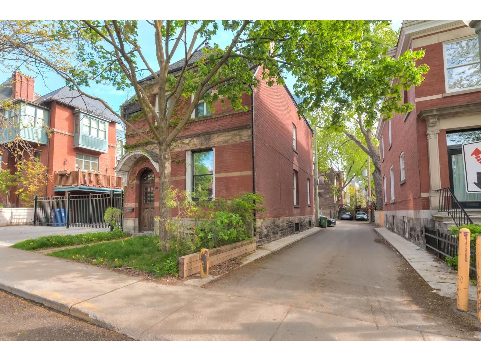 141 Av. Clandeboye Property Photo 34