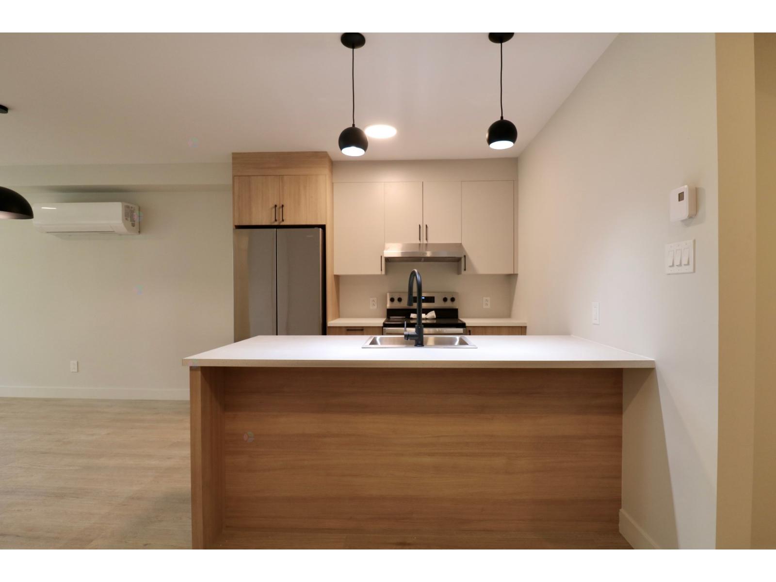 68 Av. Coolbreeze, #403 Property Photo 1