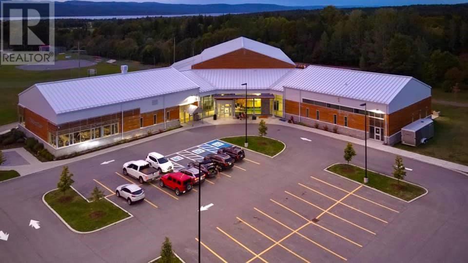 17 Harvey Wight Crescent Property Photo 5