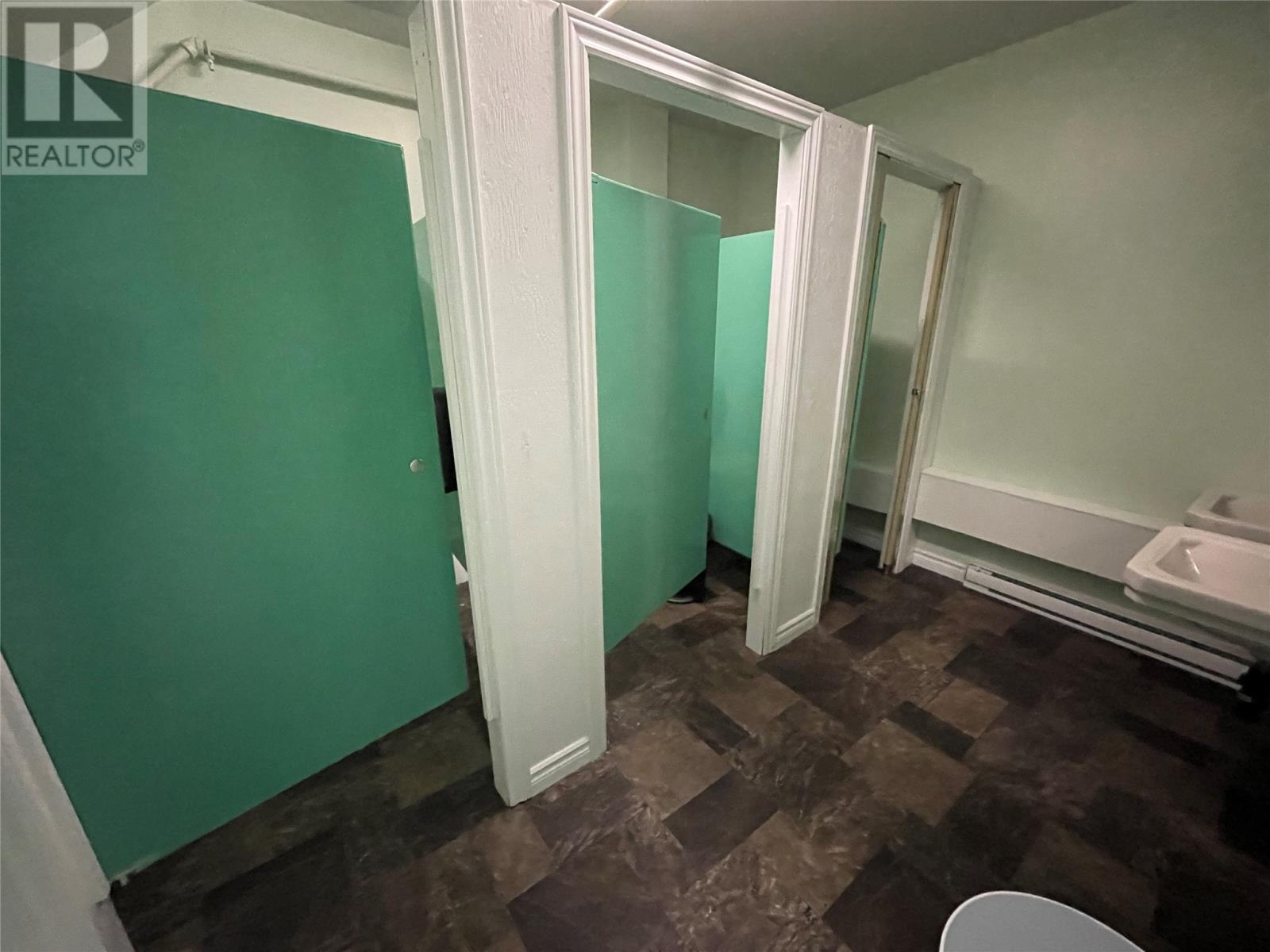 17 Bond Street Property Photo 6