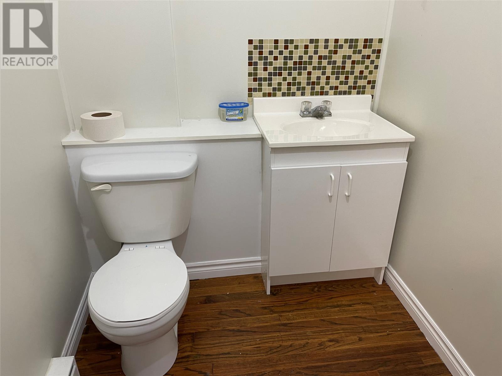 17 Bond Street Property Photo 9