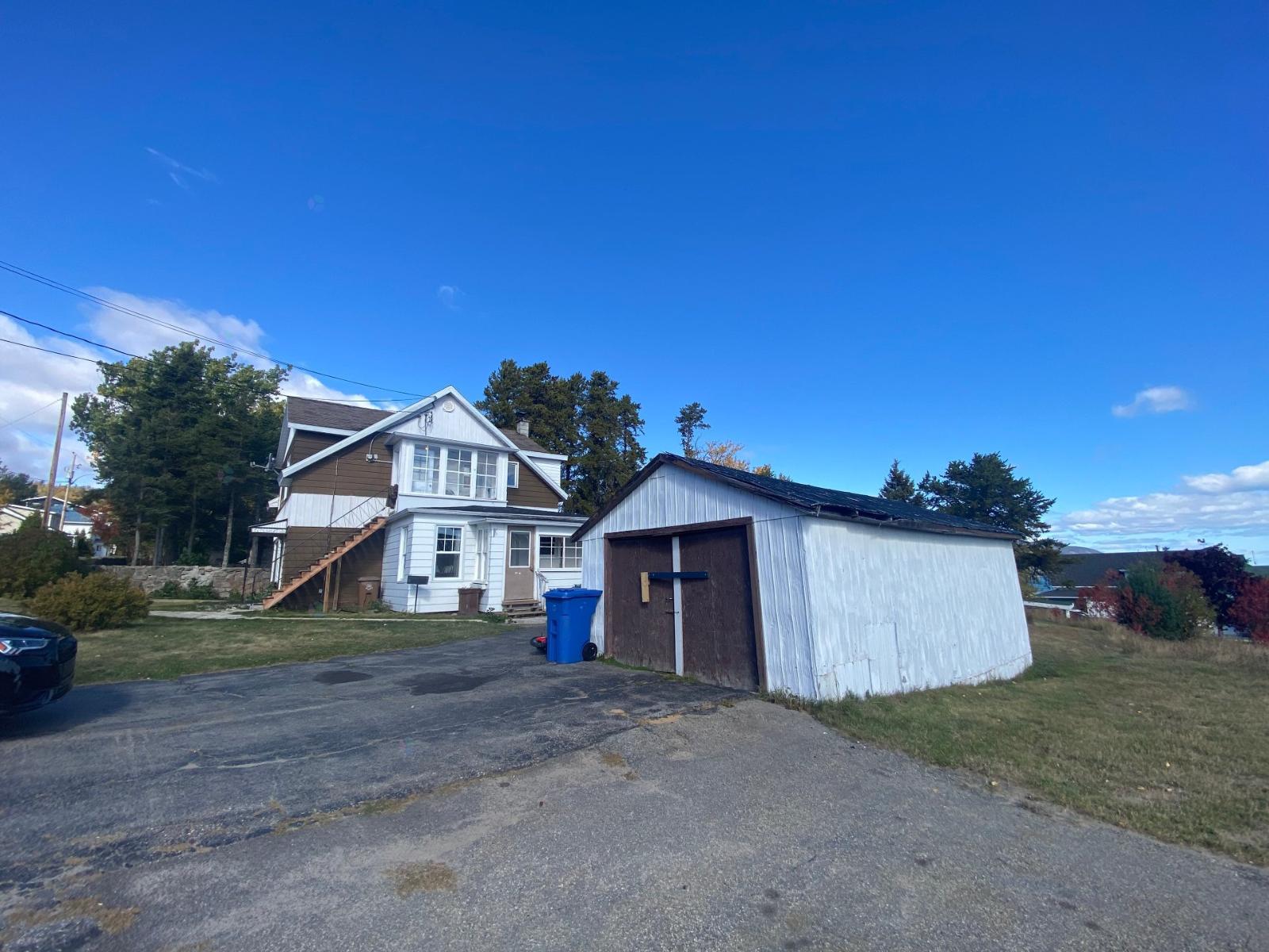 144-146 Rue St-ernest Property Photo 4