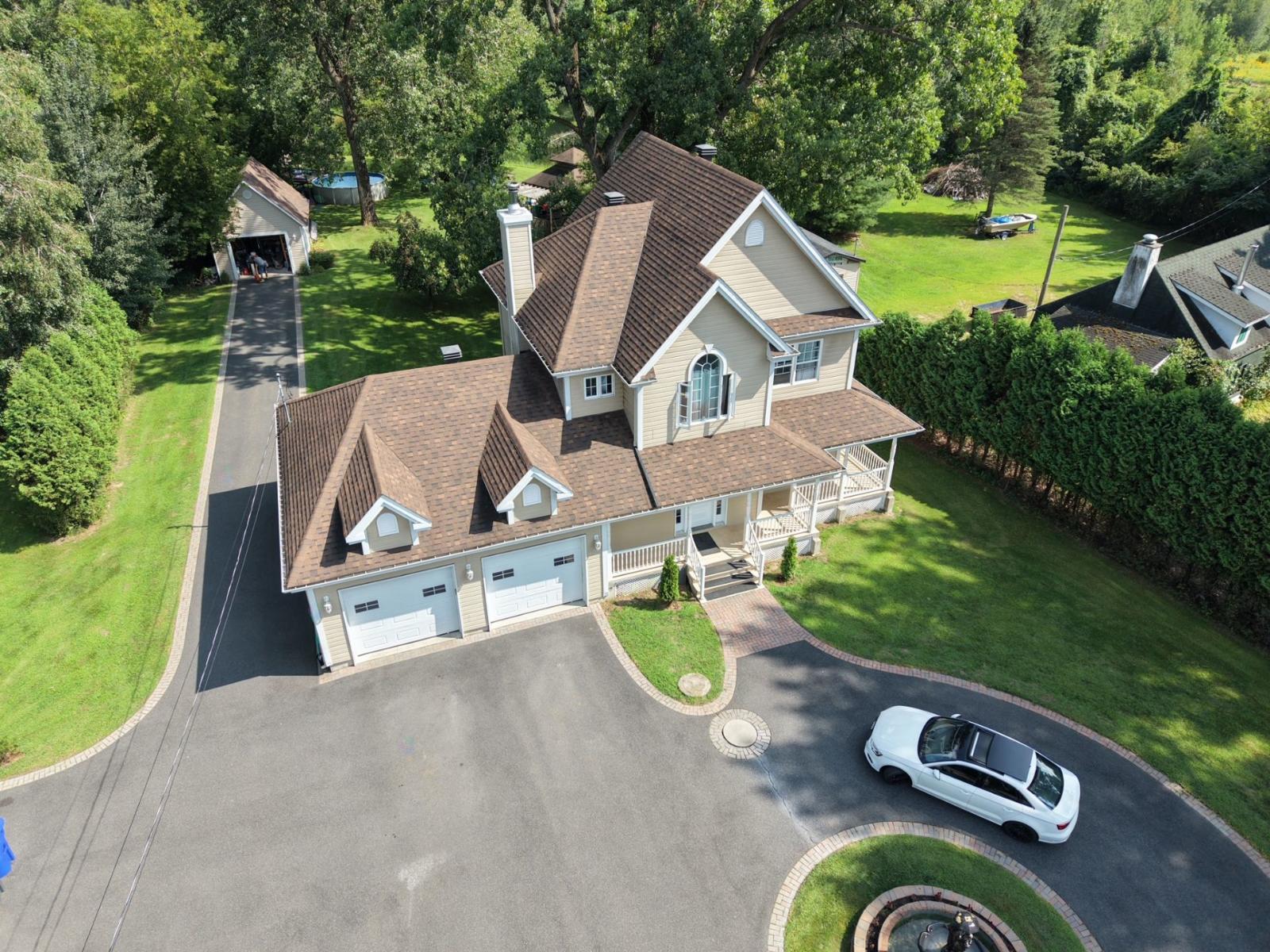 8441 Route Marie-victorin Property Photo 2