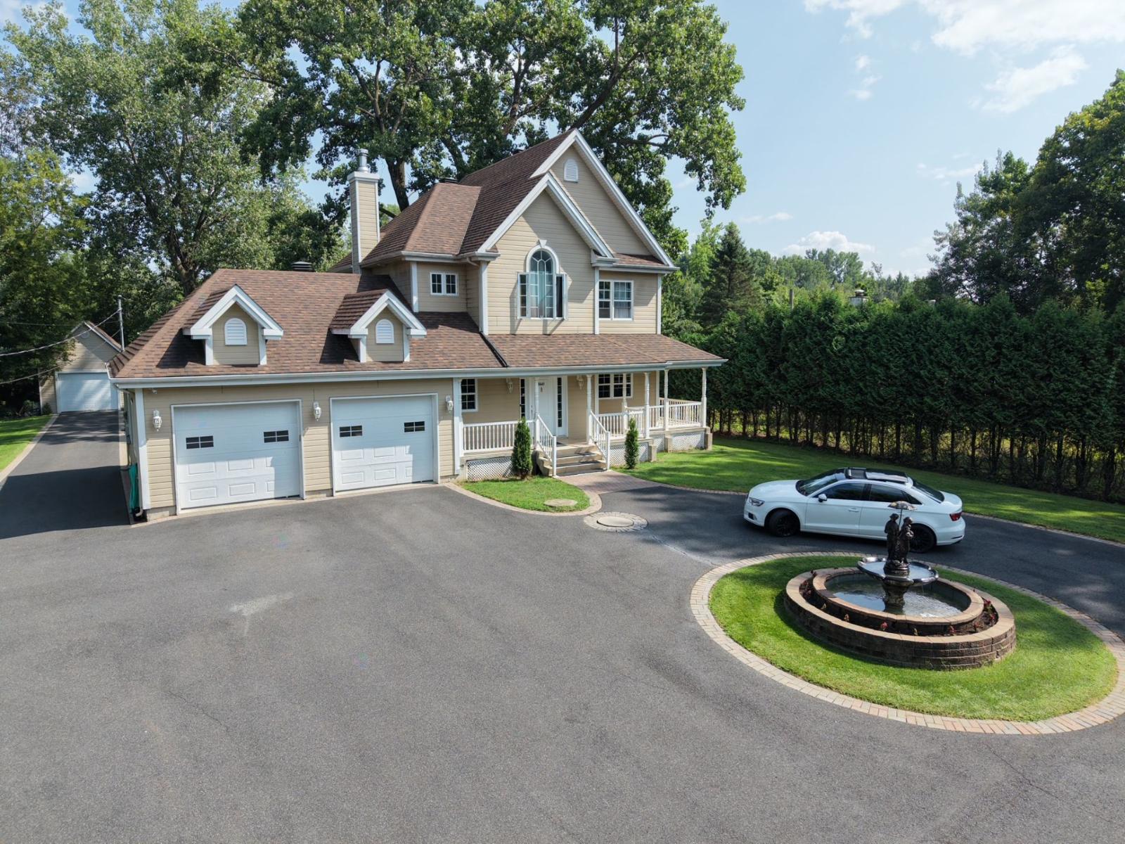 8441 Route Marie-victorin Property Photo 3