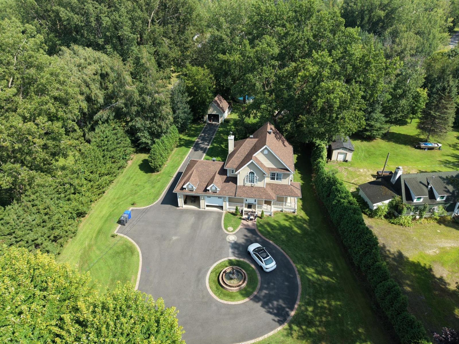 8441 Route Marie-victorin Property Photo 4