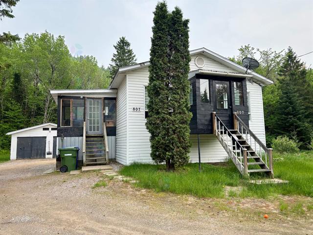 807 Ch. De La Rivière-Croche Property Photo 1