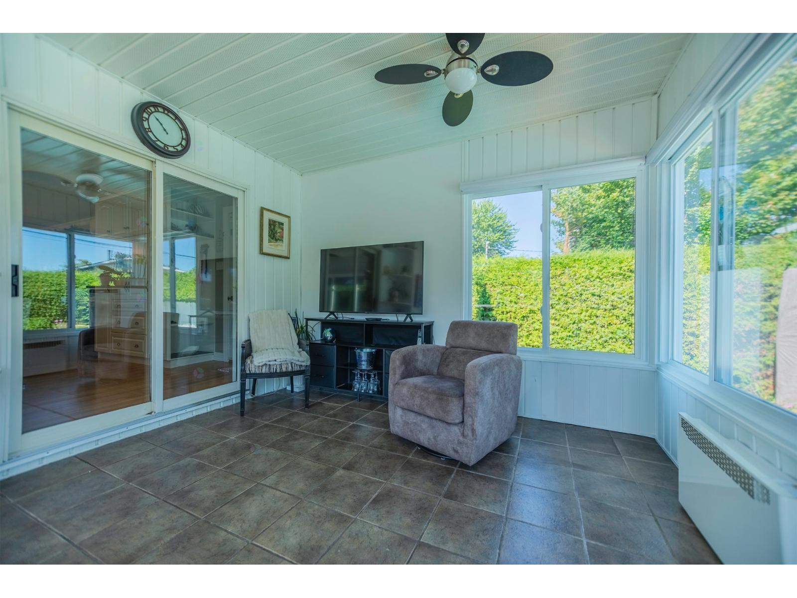 35 Rue Huard Property Photo 16