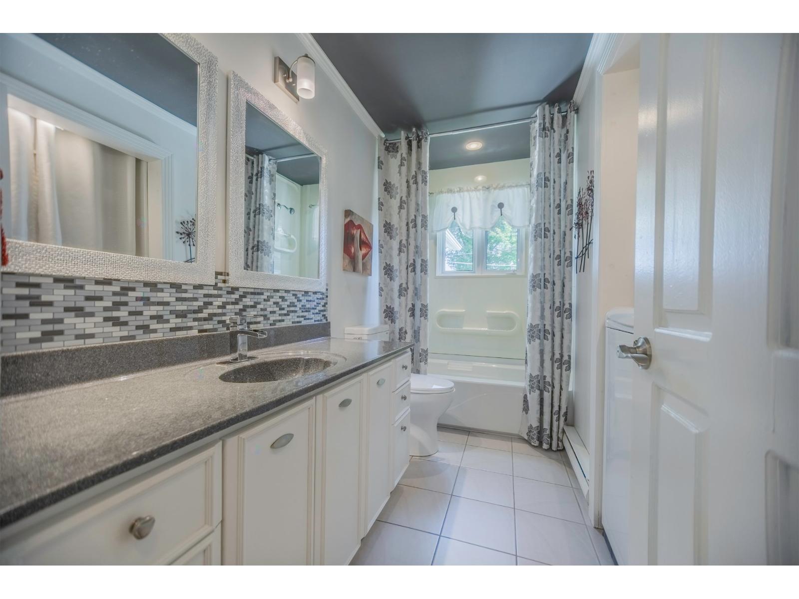 35 Rue Huard Property Photo 18