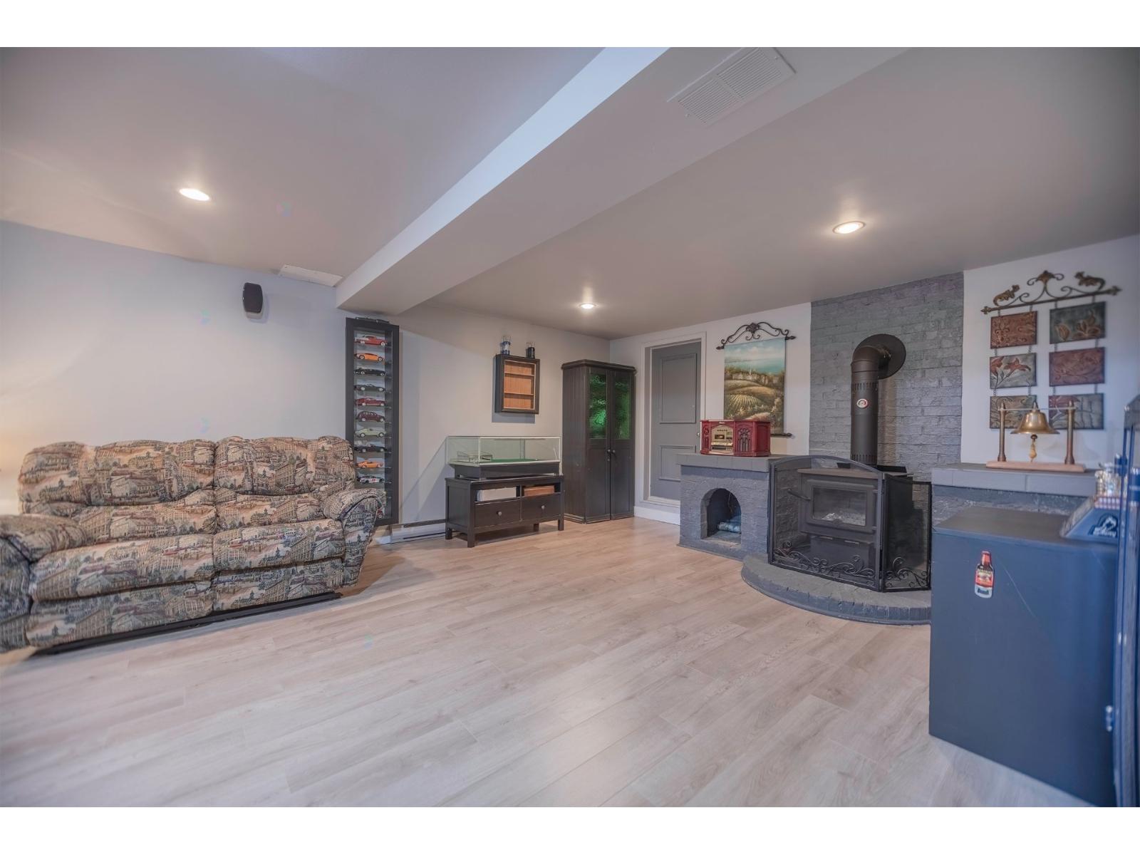 35 Rue Huard Property Photo 23