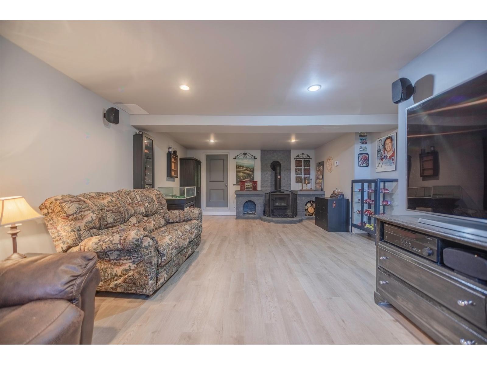 35 Rue Huard Property Photo 24