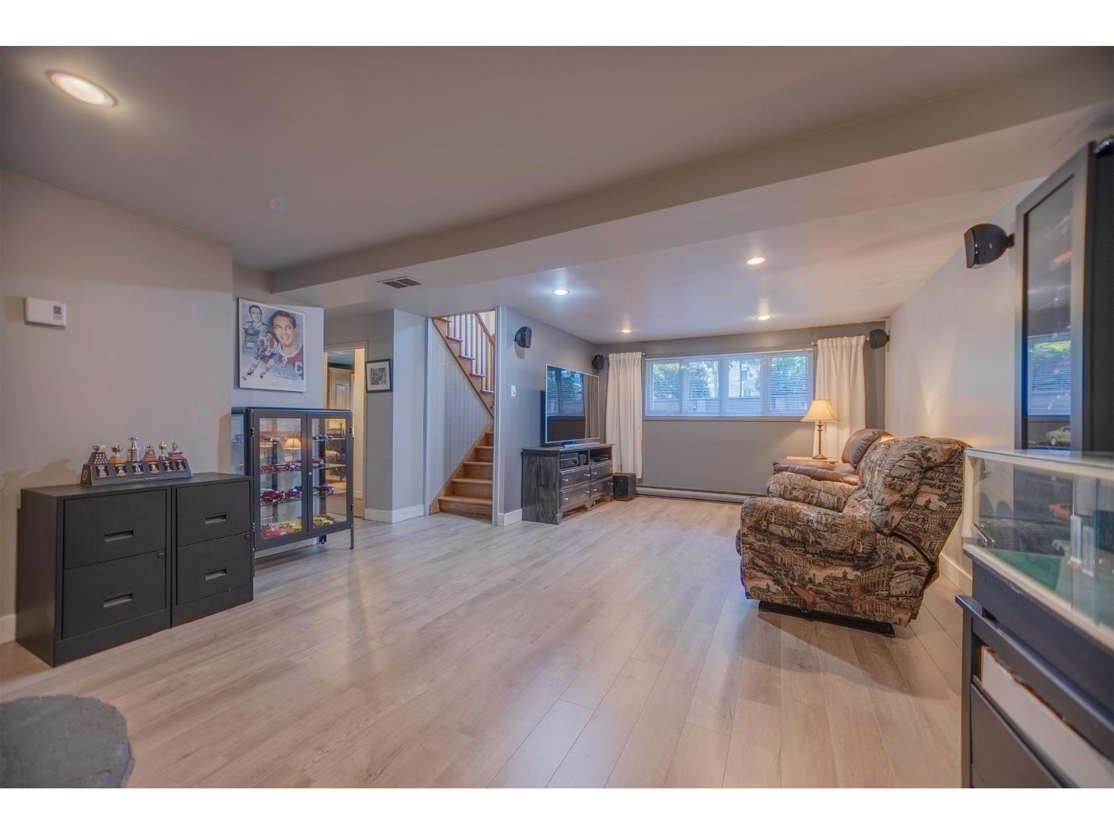 35 Rue Huard Property Photo 25