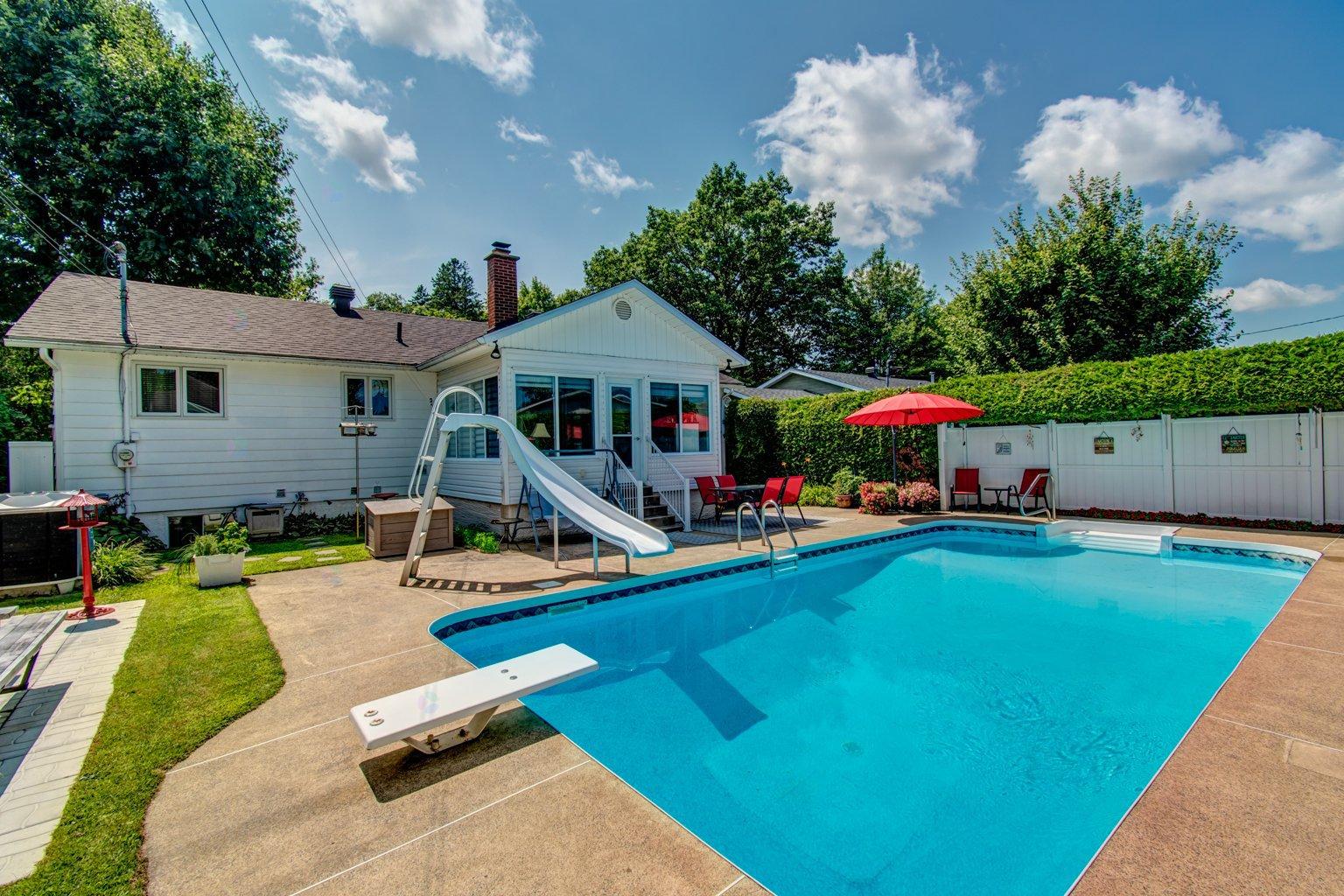 35 Rue Huard Property Photo 34