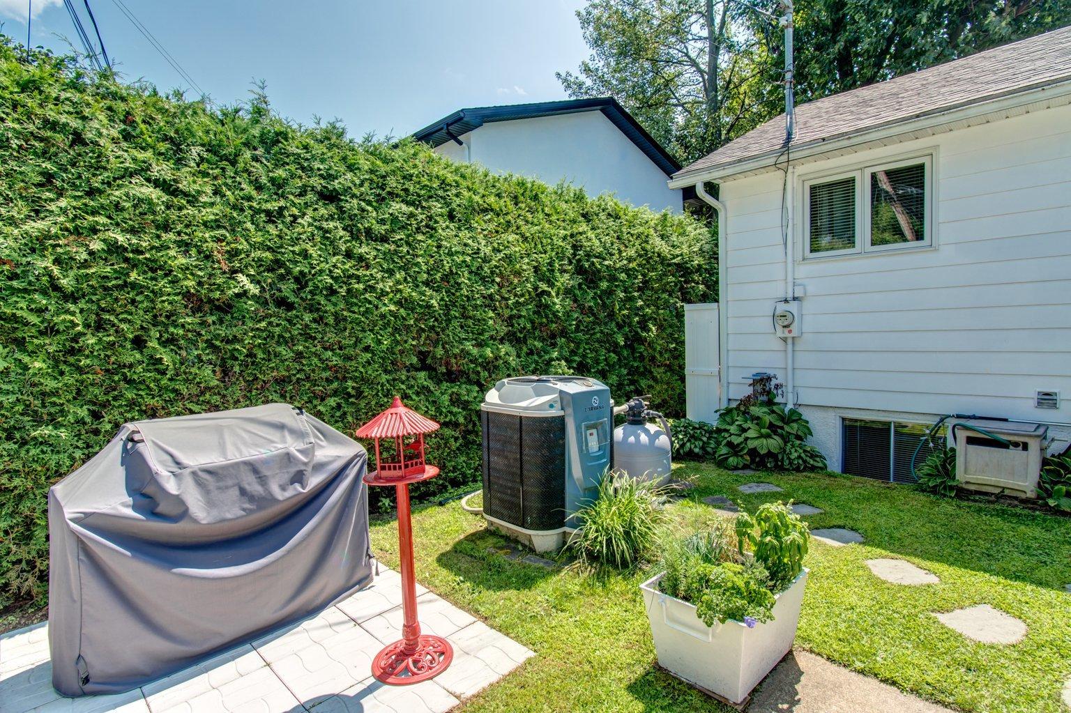 35 Rue Huard Property Photo 39