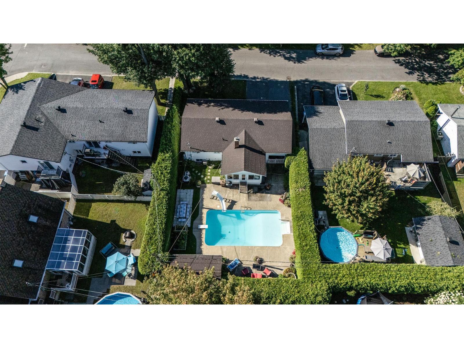35 Rue Huard Property Photo 46