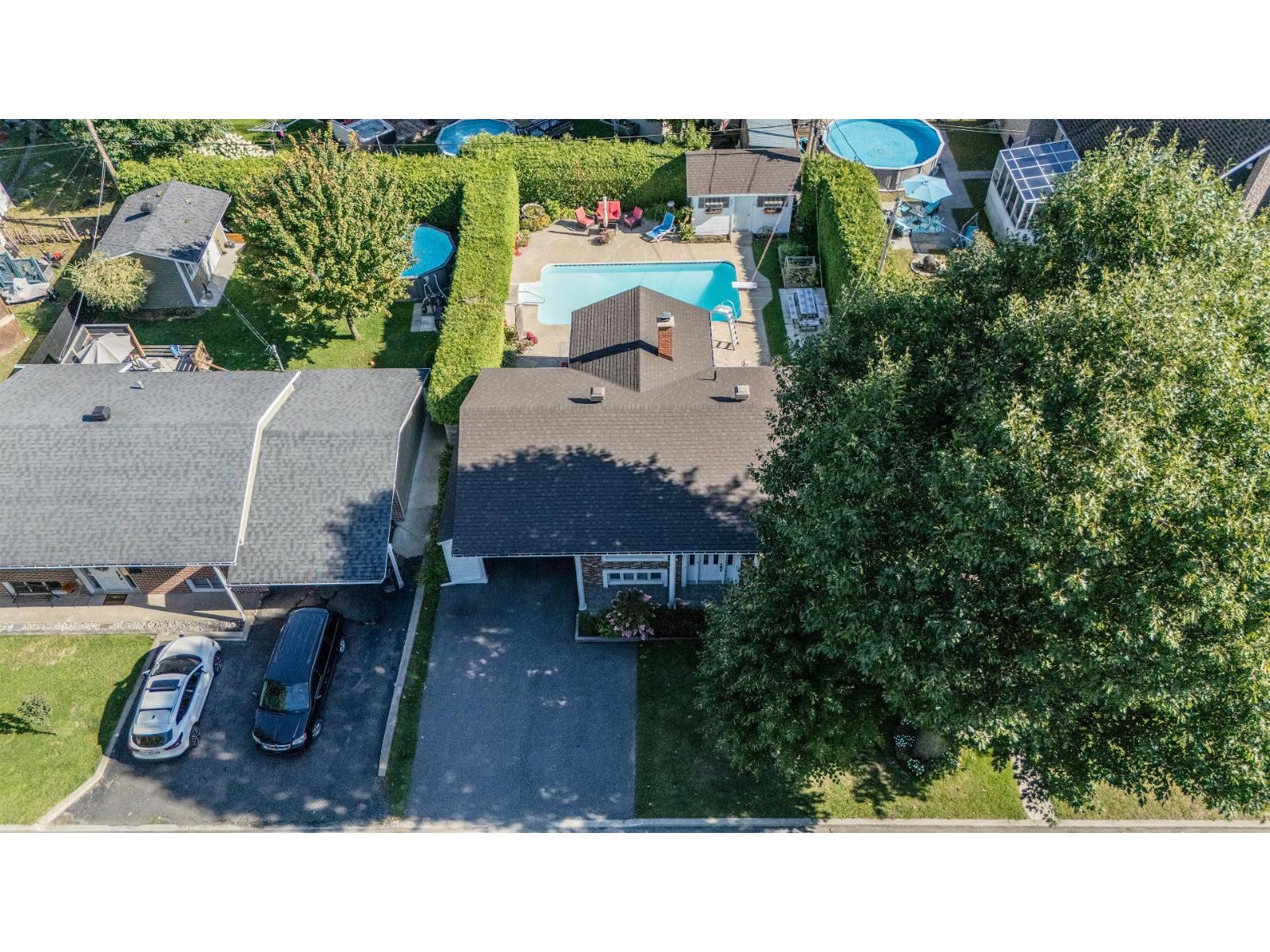 35 Rue Huard Property Photo 48