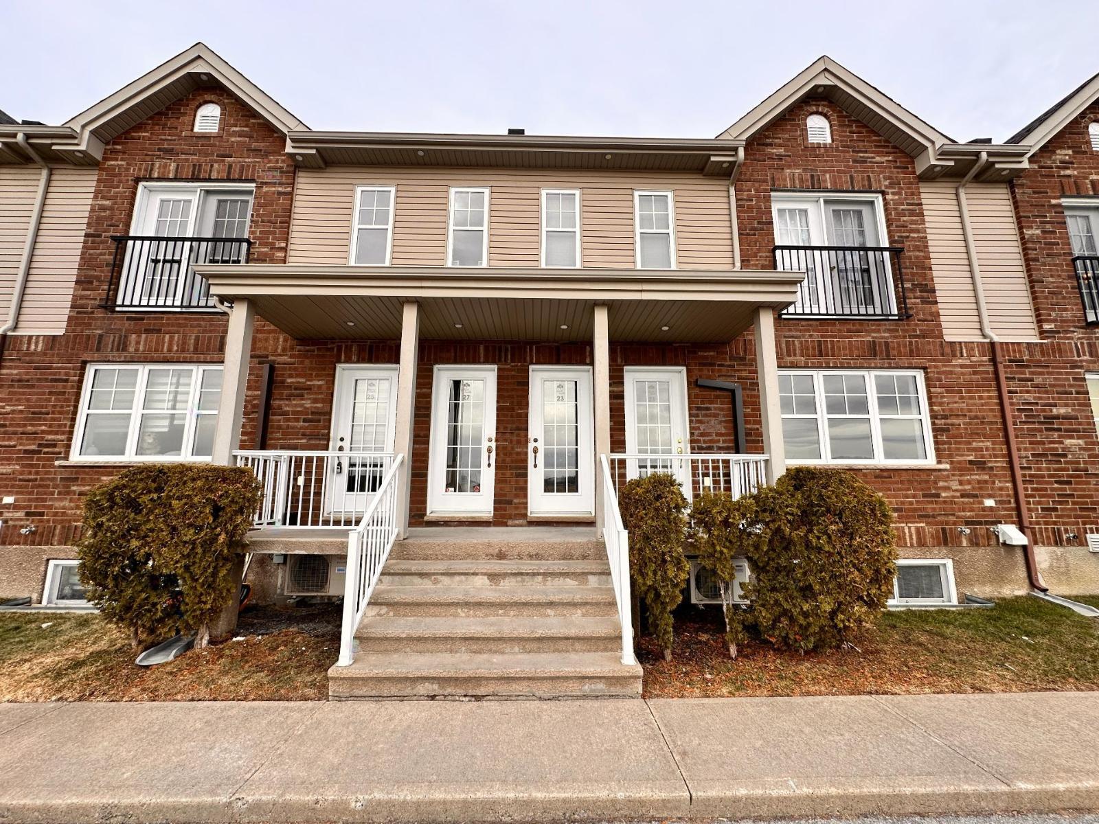 21 Rue Faubourg Ste-famille Property Photo 1