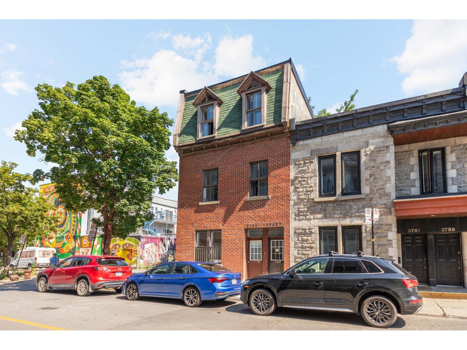 3763-3765 Av. Coloniale Property Photo 1
