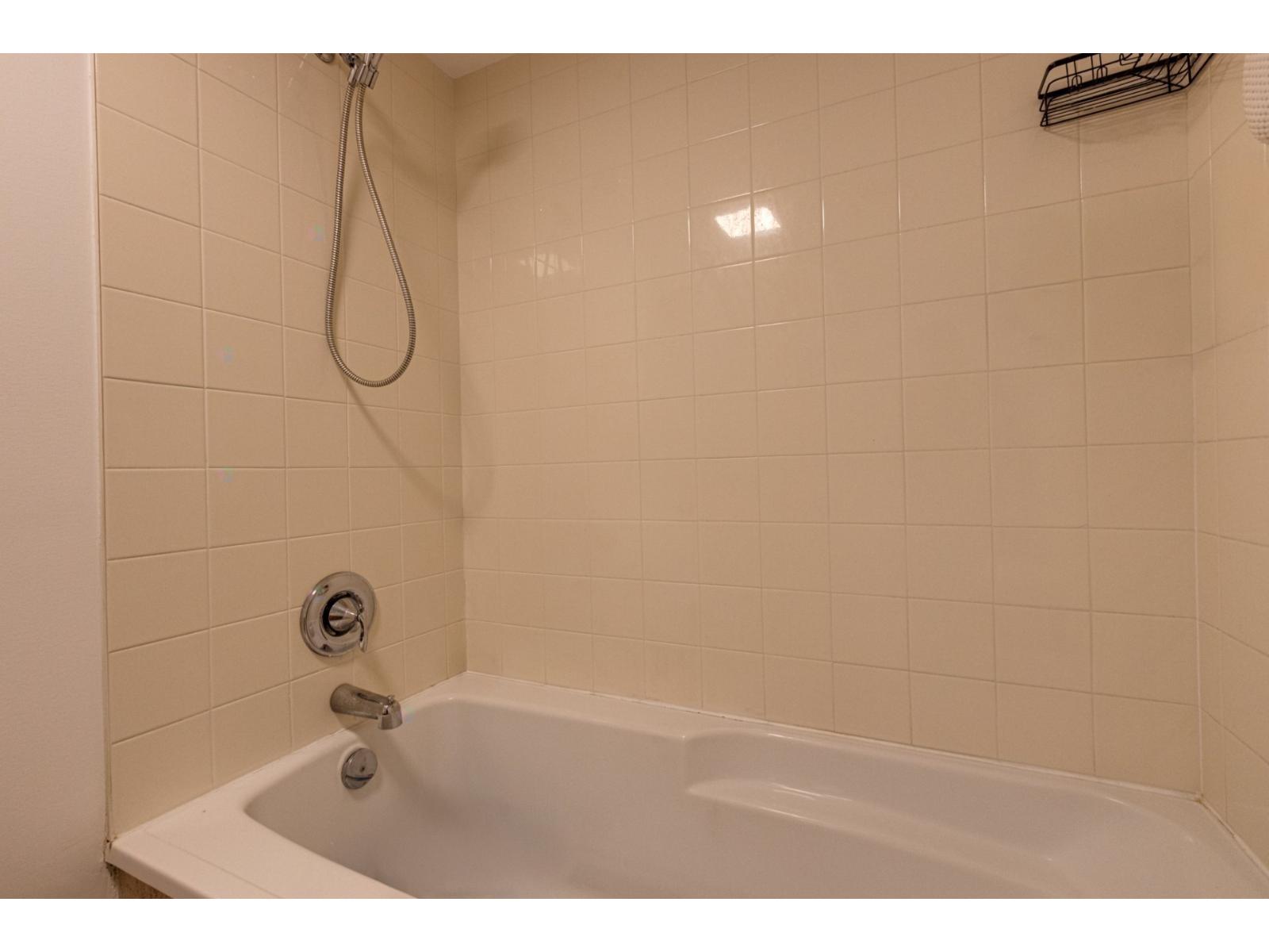 1920 Boul. Du Souvenir, #610 Property Photo 11