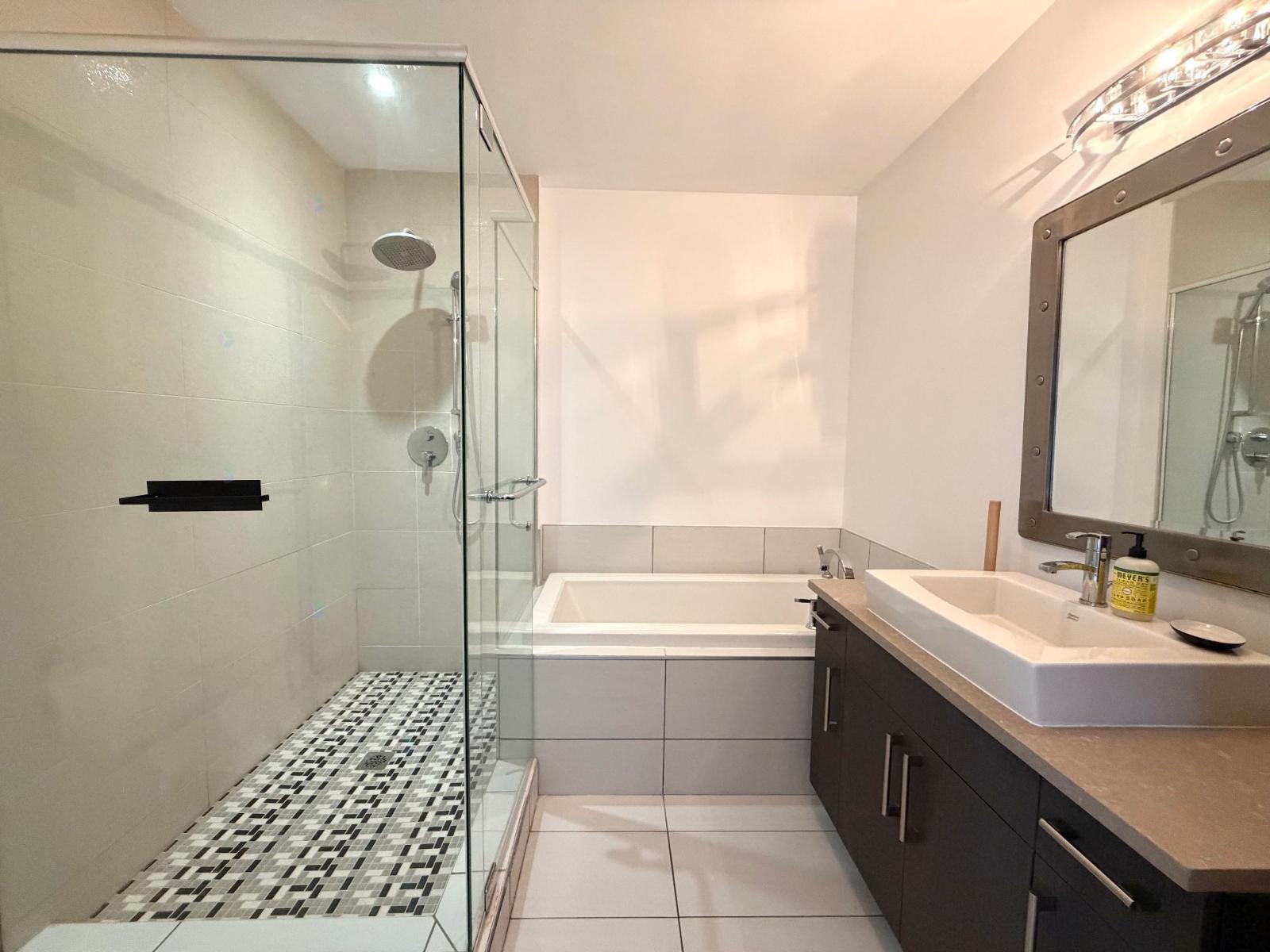 1225 Boul. Robert-bourassa, #1107 Property Photo 14