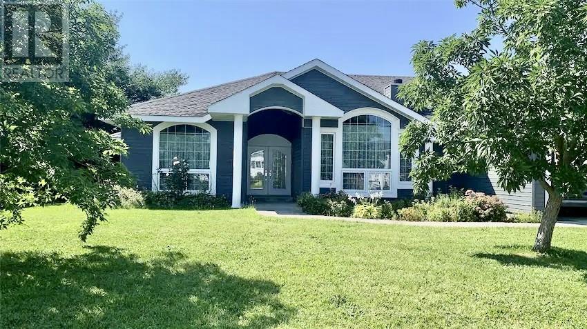 33 Colonial Avenue Property Photo 1