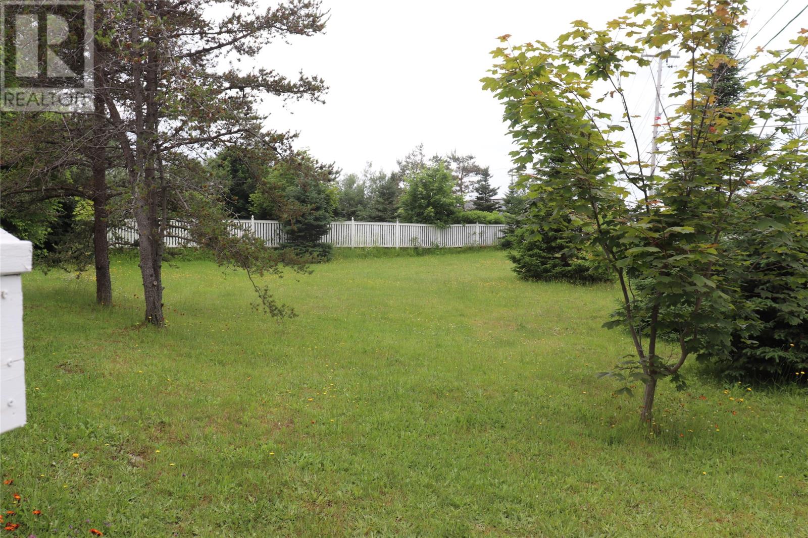 33 Colonial Avenue Property Photo 3