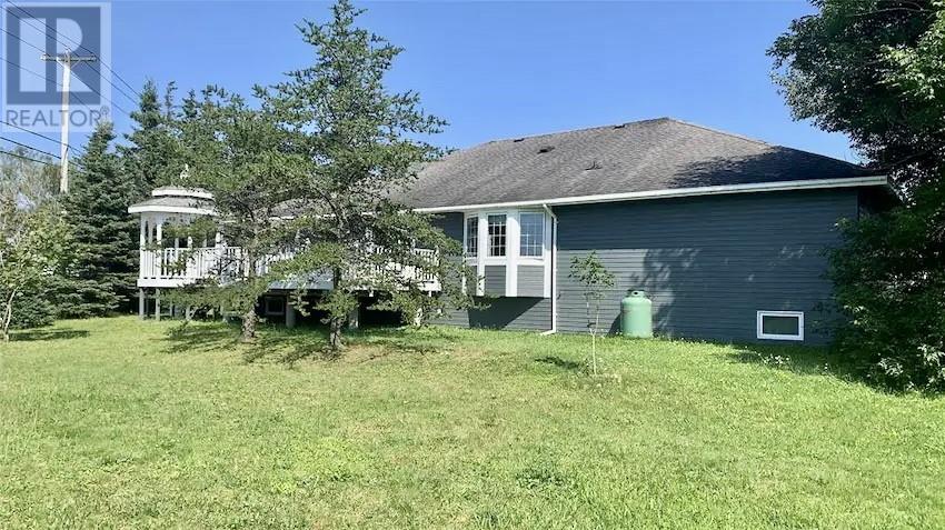 33 Colonial Avenue Property Photo 4
