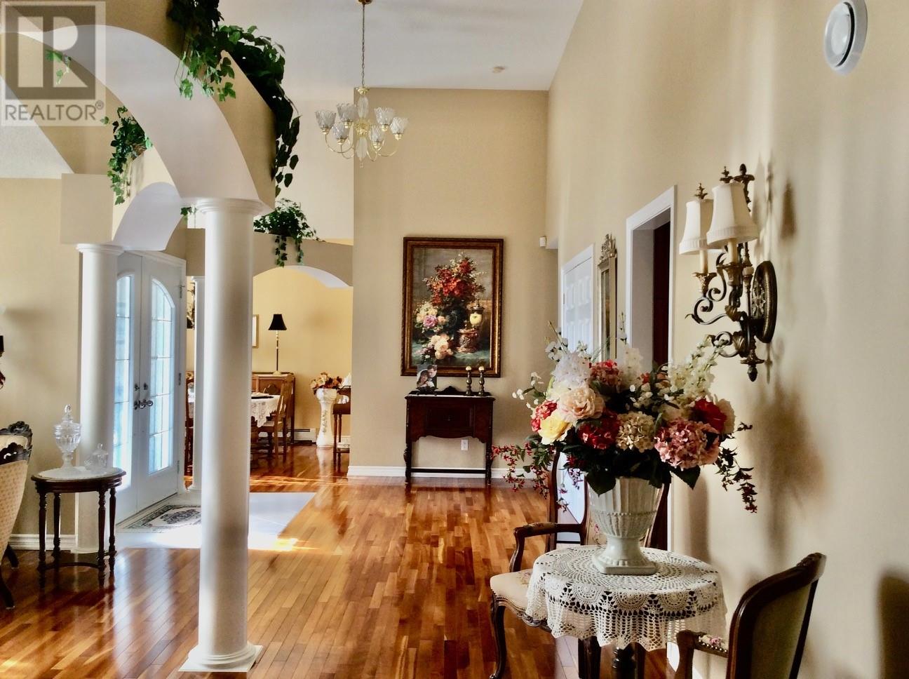 33 Colonial Avenue Property Photo 9