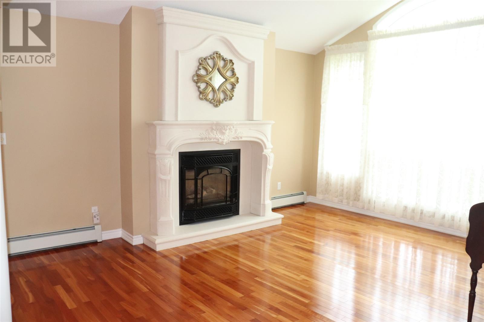 33 Colonial Avenue Property Photo 10