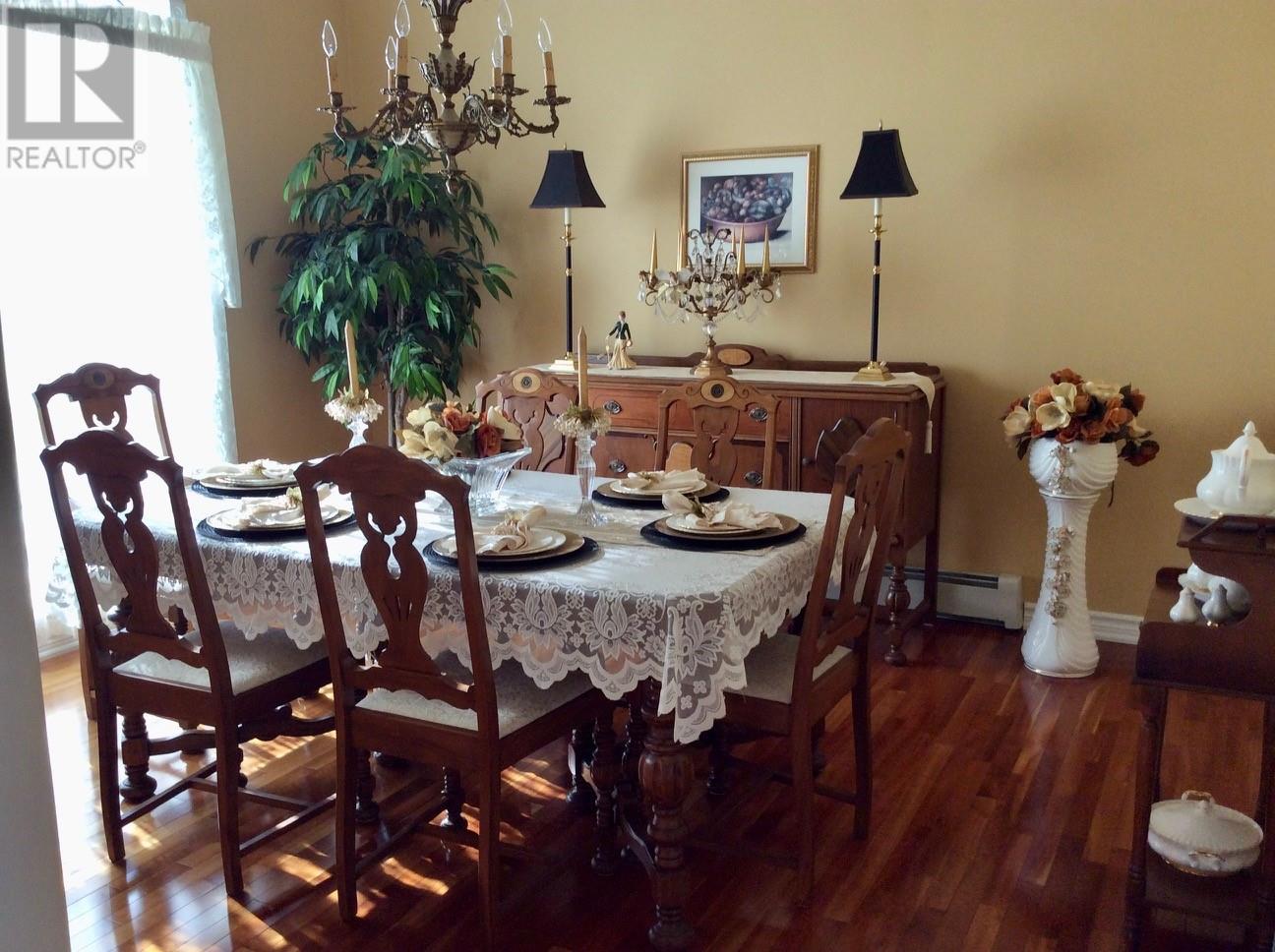 33 Colonial Avenue Property Photo 11