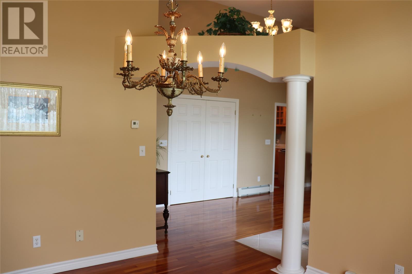 33 Colonial Avenue Property Photo 12