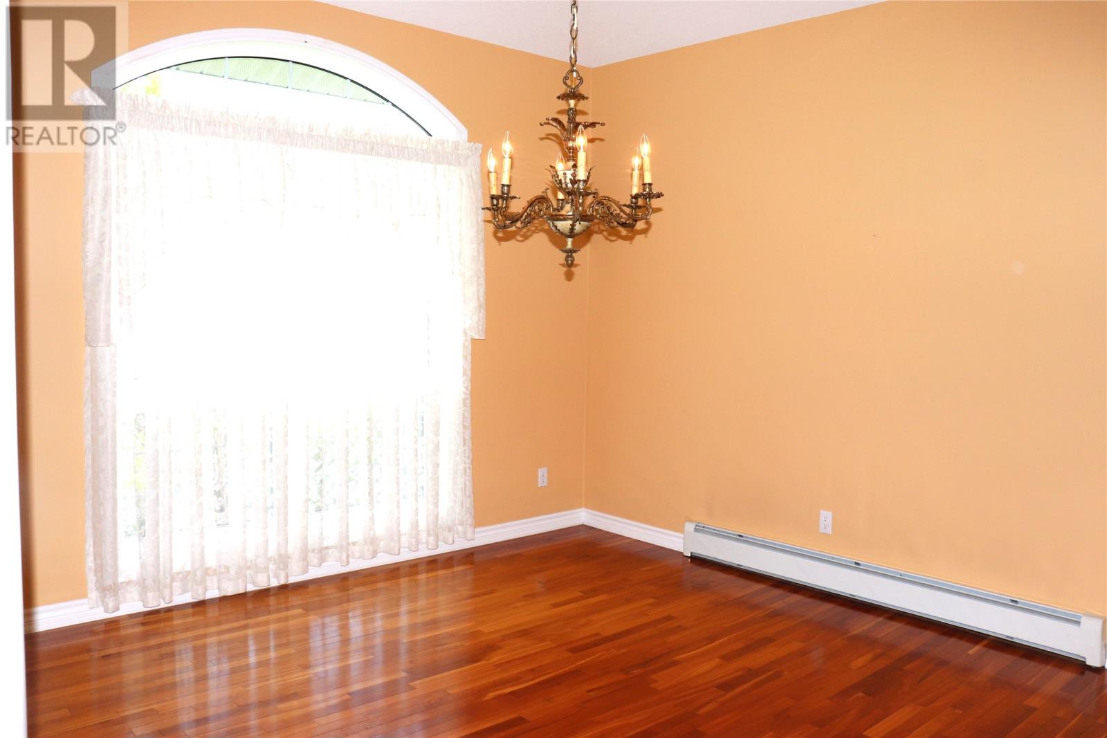 33 Colonial Avenue Property Photo 13