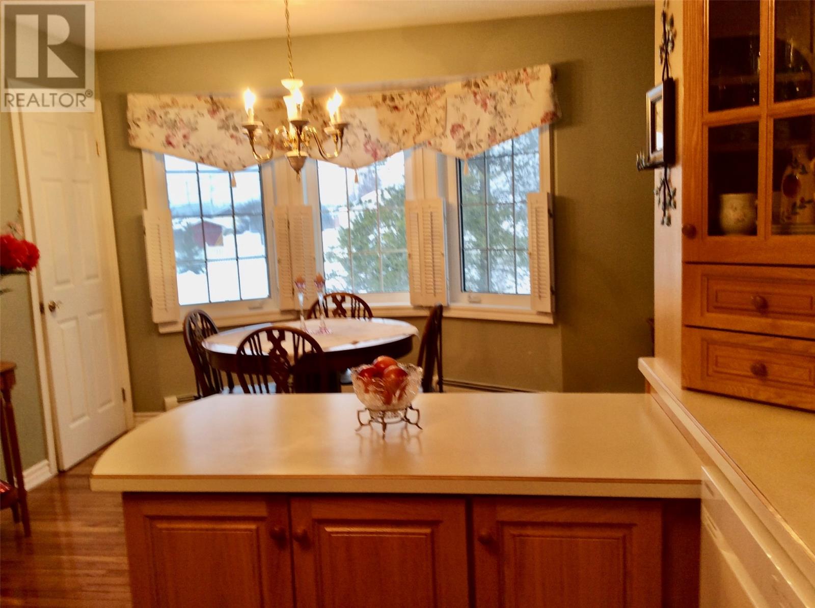 33 Colonial Avenue Property Photo 16