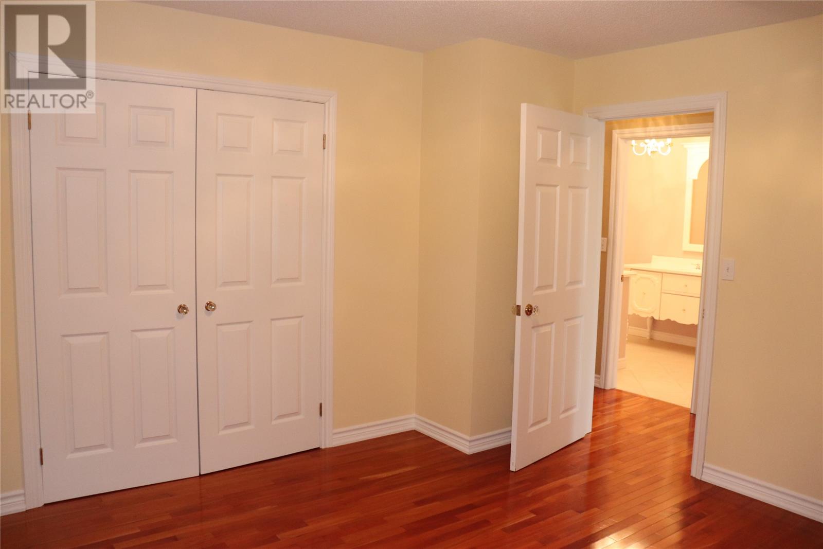 33 Colonial Avenue Property Photo 29