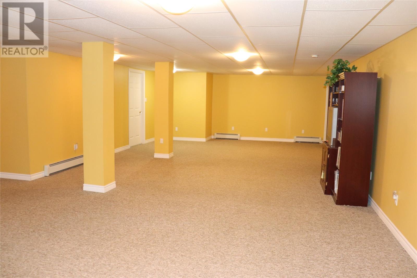 33 Colonial Avenue Property Photo 31