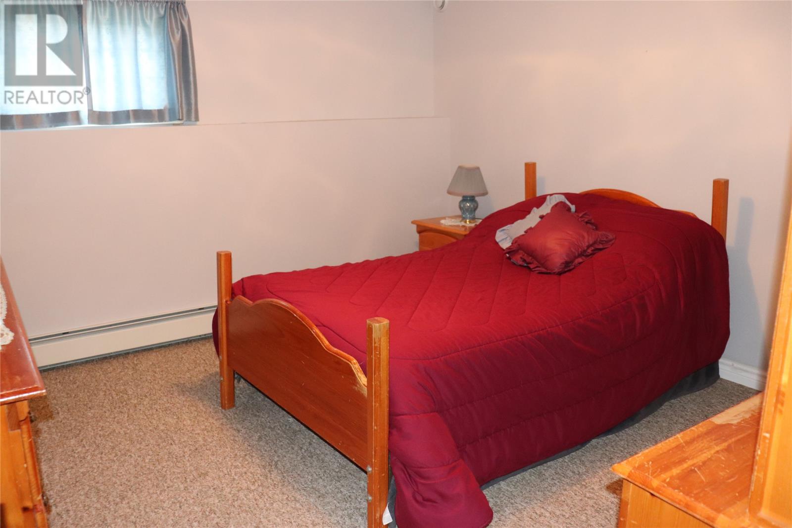 33 Colonial Avenue Property Photo 32