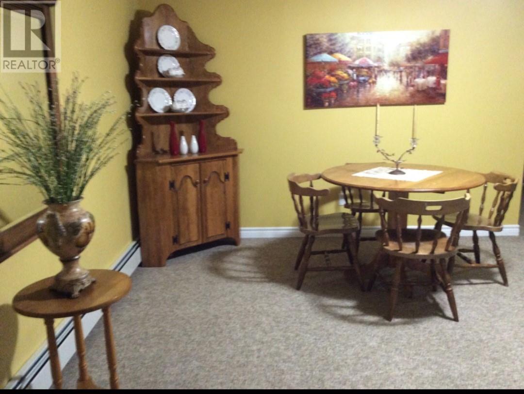33 Colonial Avenue Property Photo 34