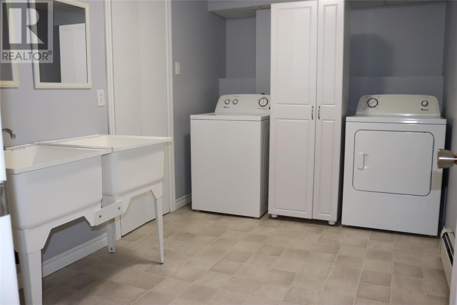 33 Colonial Avenue Property Photo 35