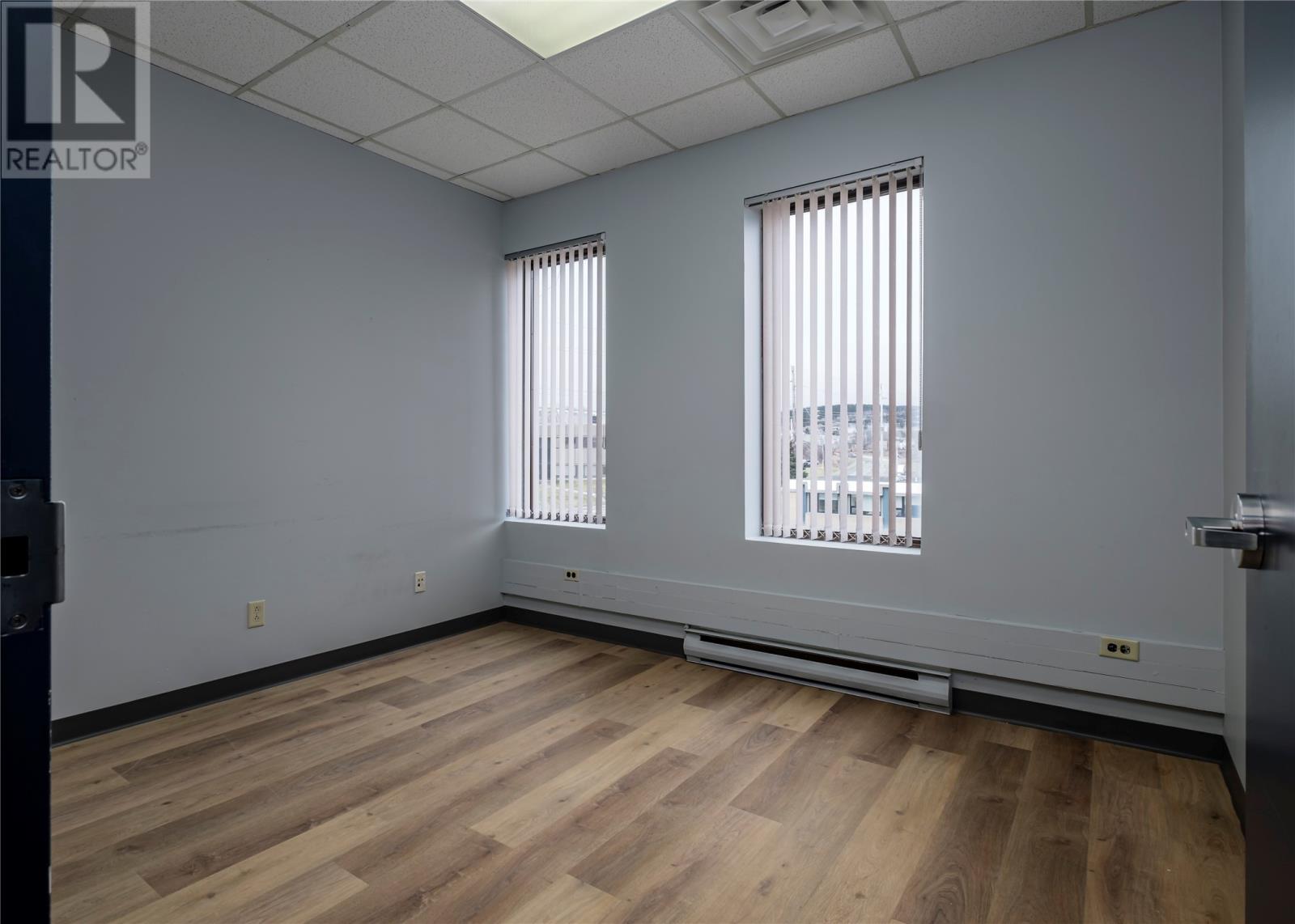 136 Crosbie Road Unit#suite 304 Property Photo 16