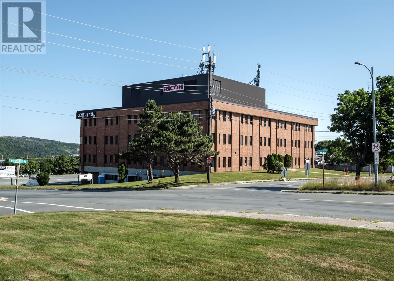 136 Crosbie Road Unit#suite 301 Property Photo 2