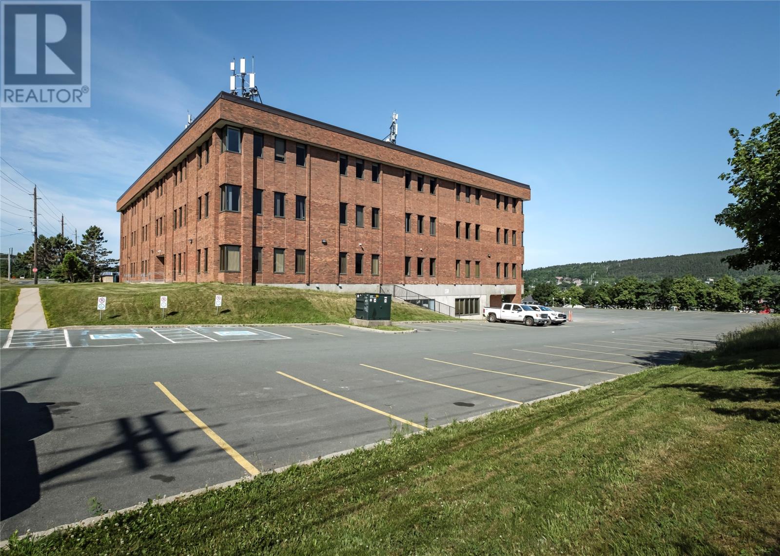 136 Crosbie Road Unit#suite 301 Property Photo 10