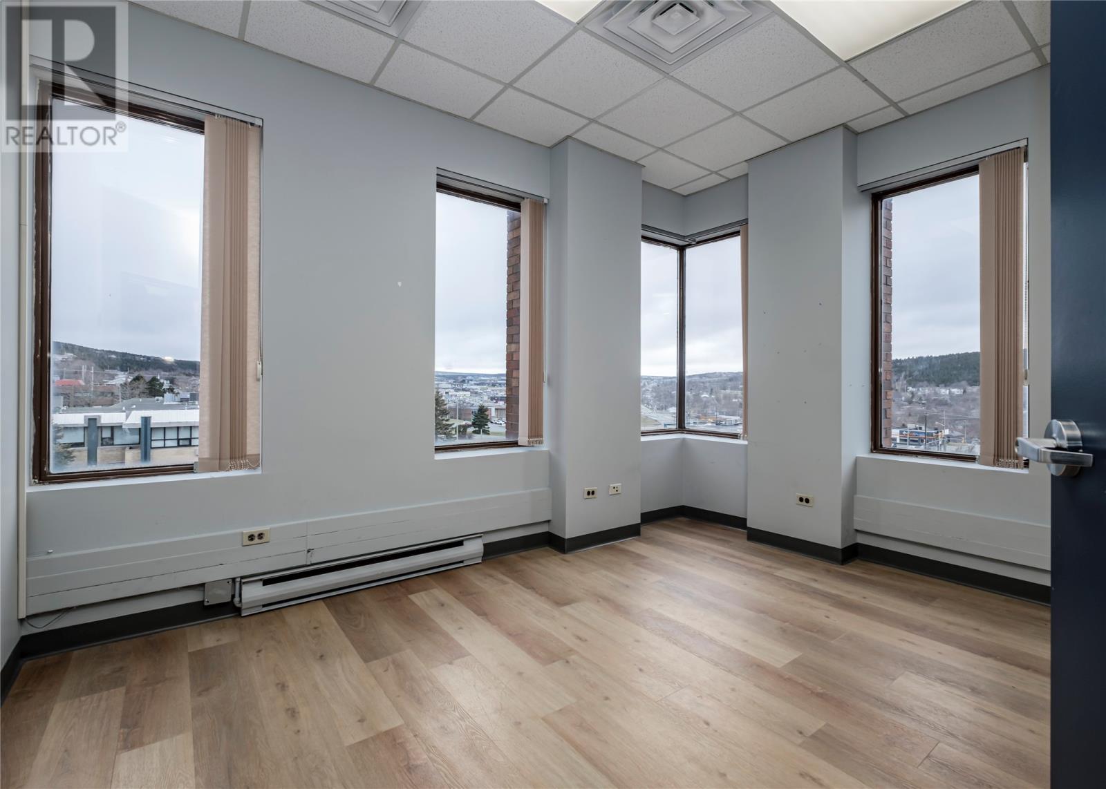 136 Crosbie Road Unit#suite 301 Property Photo 22
